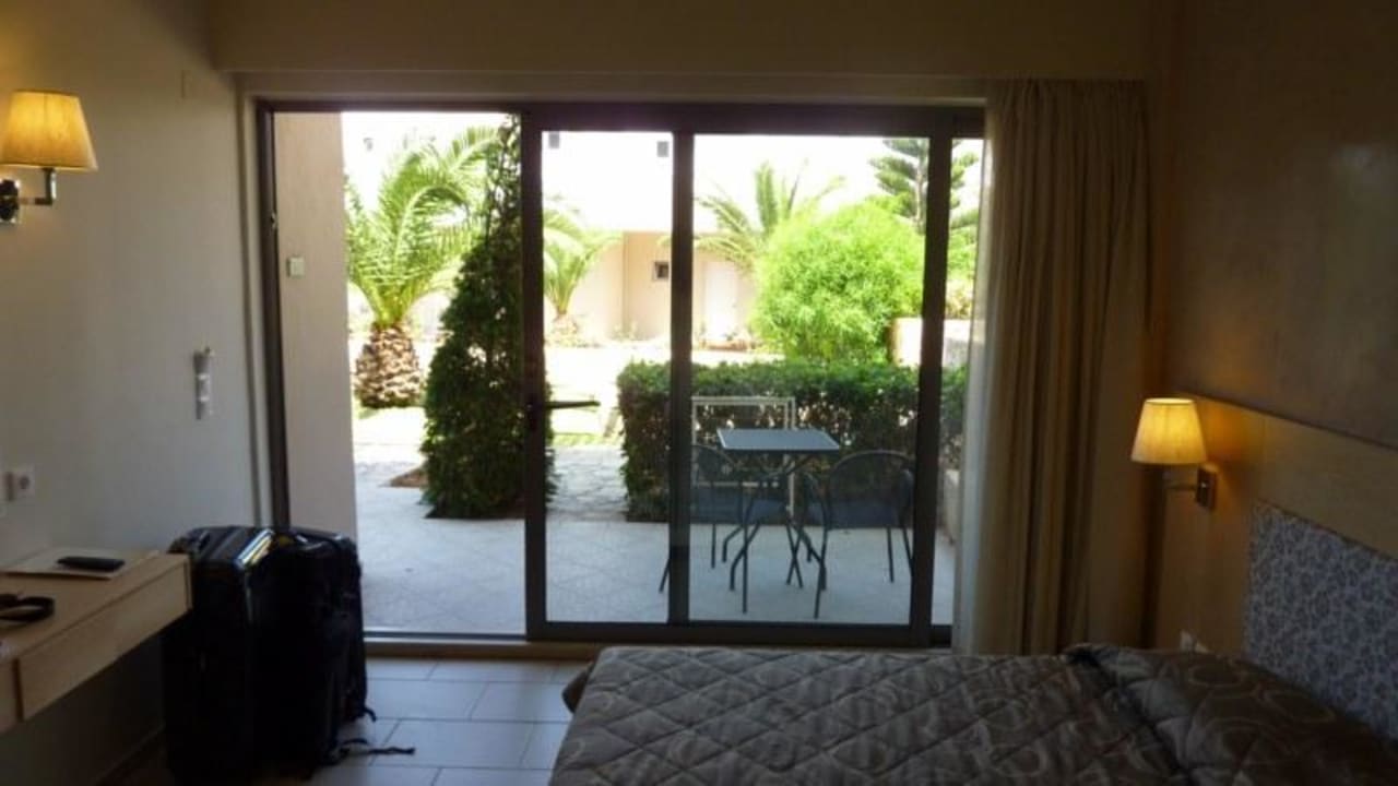 Unschöner Ausblick Zi 801 Grand Hotel Holiday Resort