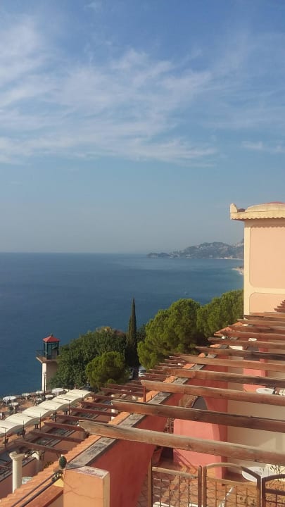 Blick vom Zimmer 6. Stock Baia Taormina - CDSHotels