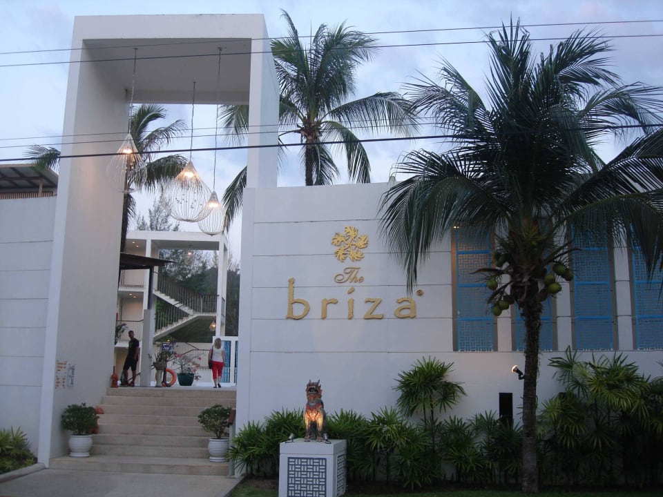 Eingang zum Neubau The Briza Beach Resort Khaolak