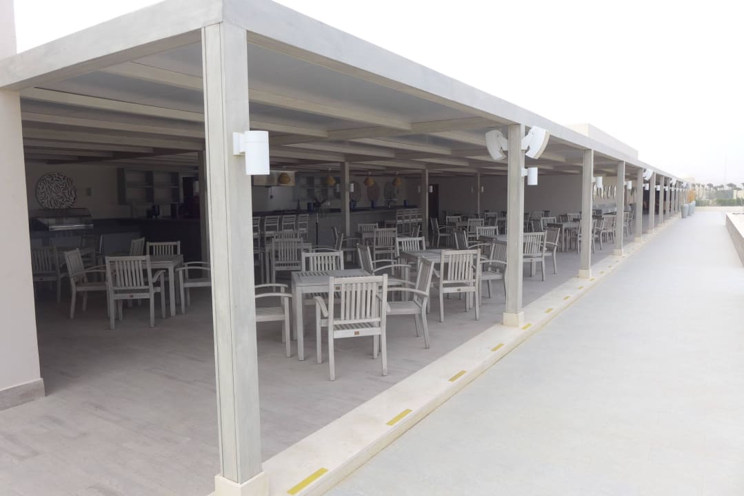 Mittags Snackrestaurant, abends Italiener Jaz Aquaviva