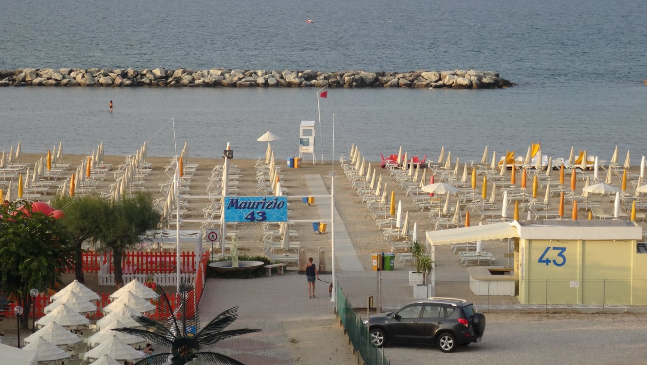 Strand zum Hotel Park Hotel Serena