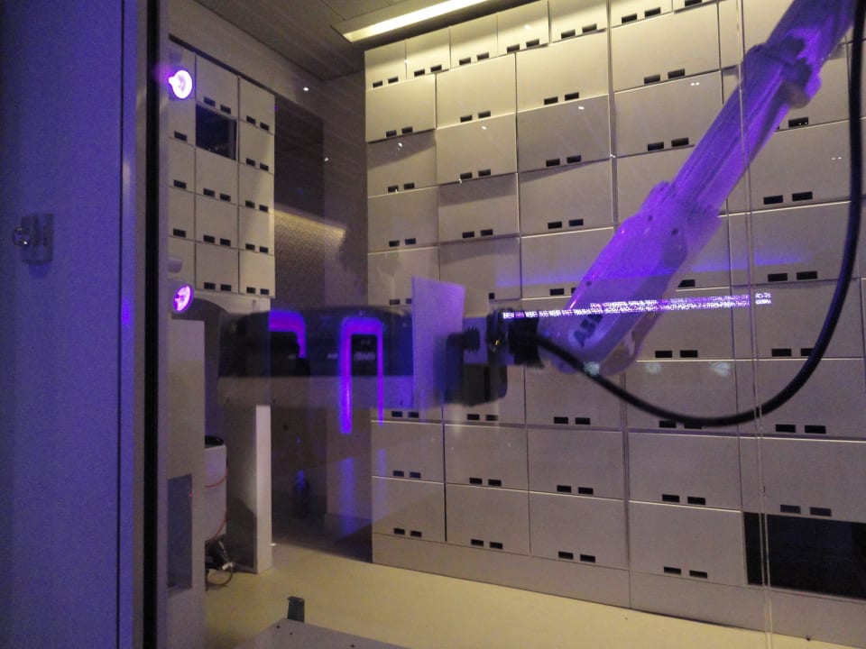Yobot in Aktion  YOTEL New York