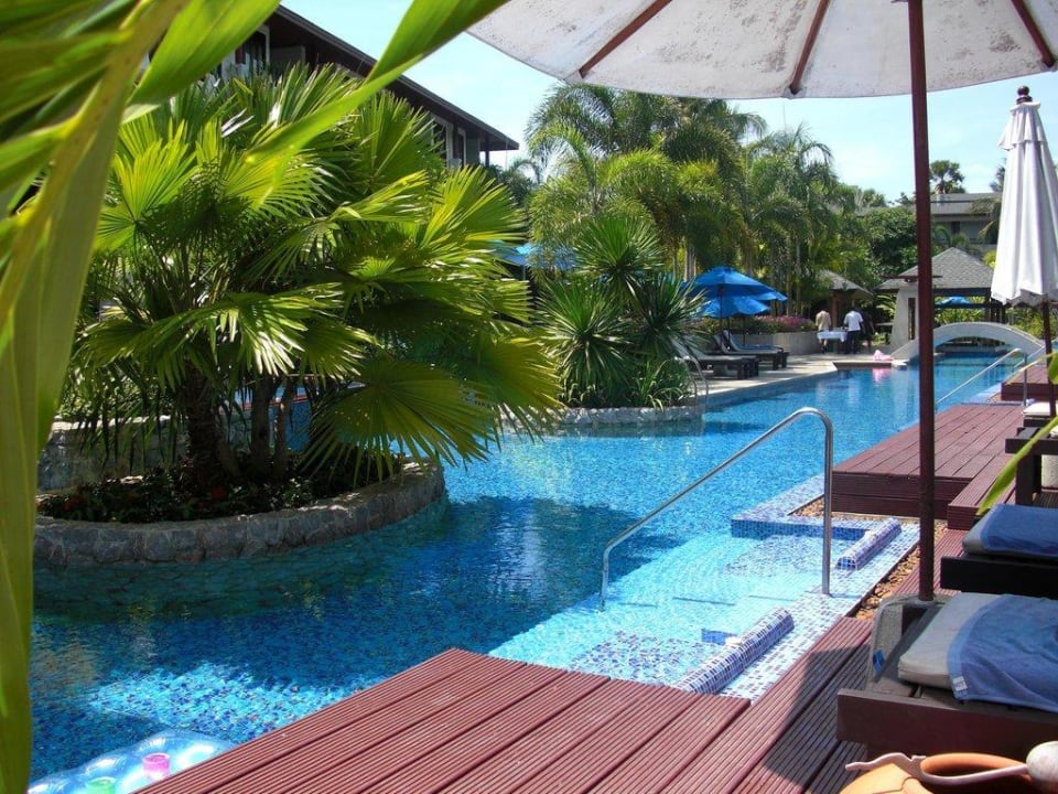 Ausblick der Terrasse der Pool-Access-Zimmer La Flora Khao Lak