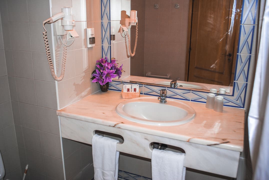 Zimmer Grand Muthu Forte da Oura