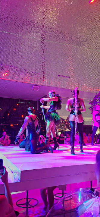 Lobby Adam & Eve - Adults only