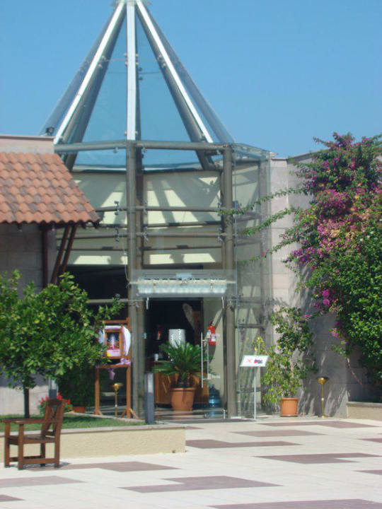 Wejście do restauracji głównej TUI KIDS CLUB Felicia Village