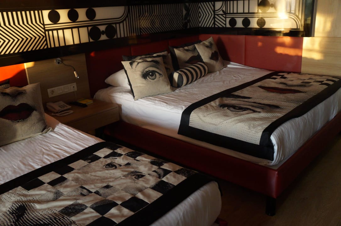 Огромные кровати Hotel Delphin Imperial