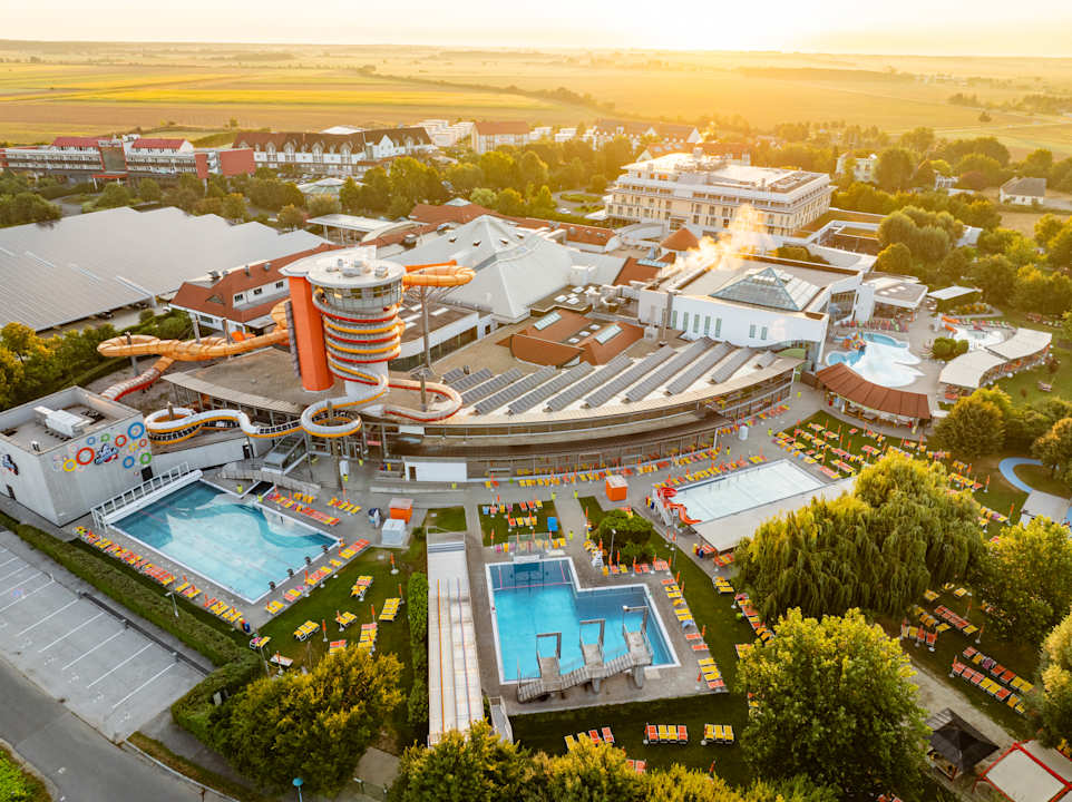 Außenansicht Thermenhotel Kurz