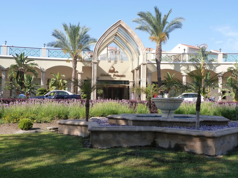 Eingang zum Hotel Lindos Princess Beach Resort & Spa