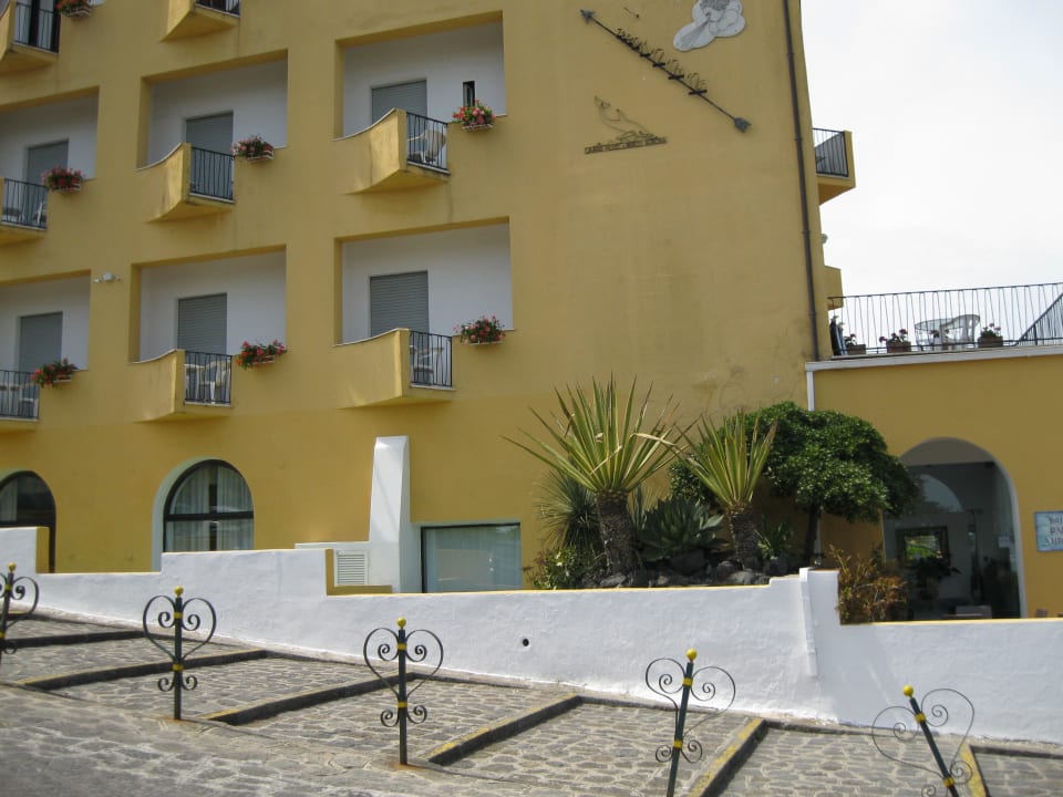 Blick von der kleinen Straße Parco Aurora Terme