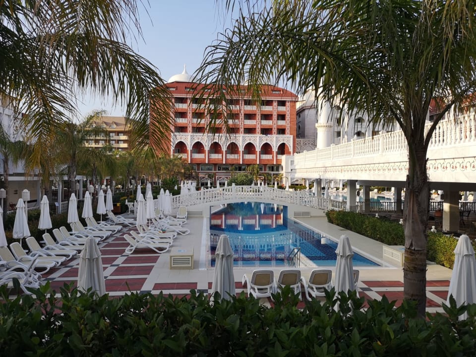 Außenansicht Royal Taj Mahal Hotel