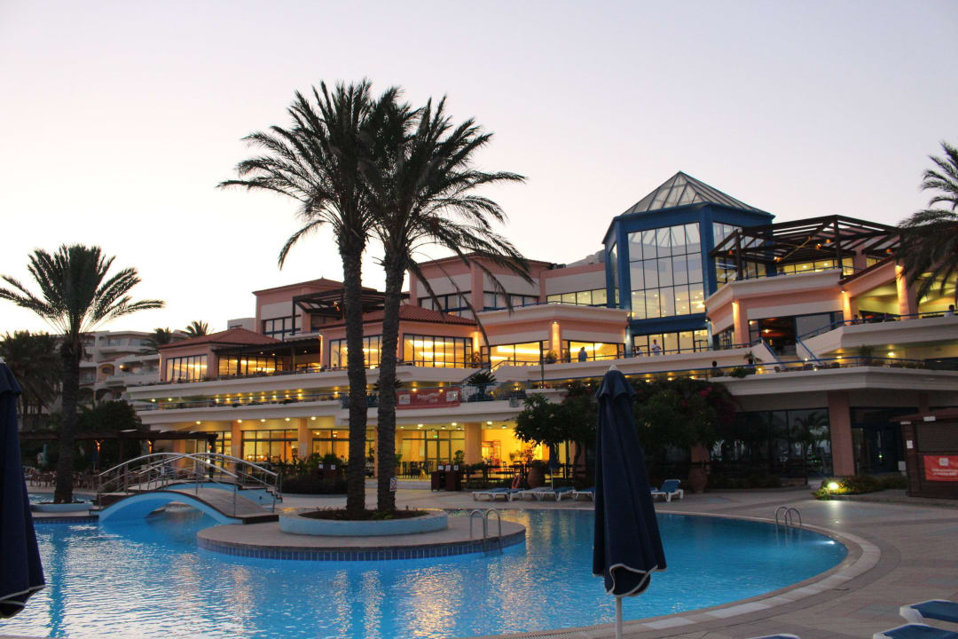 Blick zum Haupthaus Rodos Princess Beach Hotel & Spa