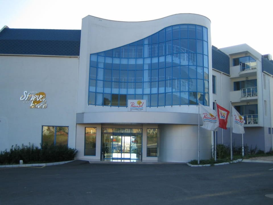 Eingang Sineva Beach Hotel Sineva Beach