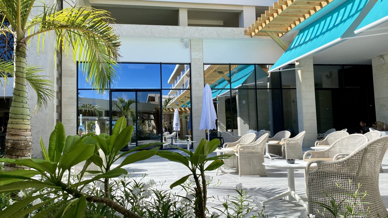 Gastro Serenade All Suites - Adults Only Resort