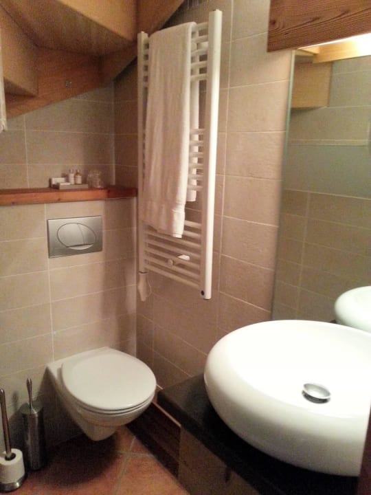 Duschbad unten  L'Isatis Chalet Hotel