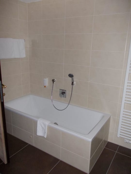 Badewanne Wellnesshotel Zechmeisterlehen