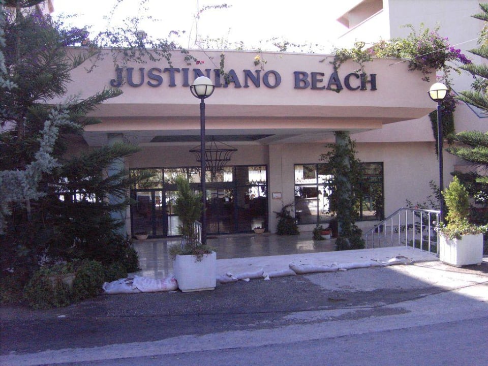 Hotel Justinaiano aBeach Aska Hotel Just in Beach