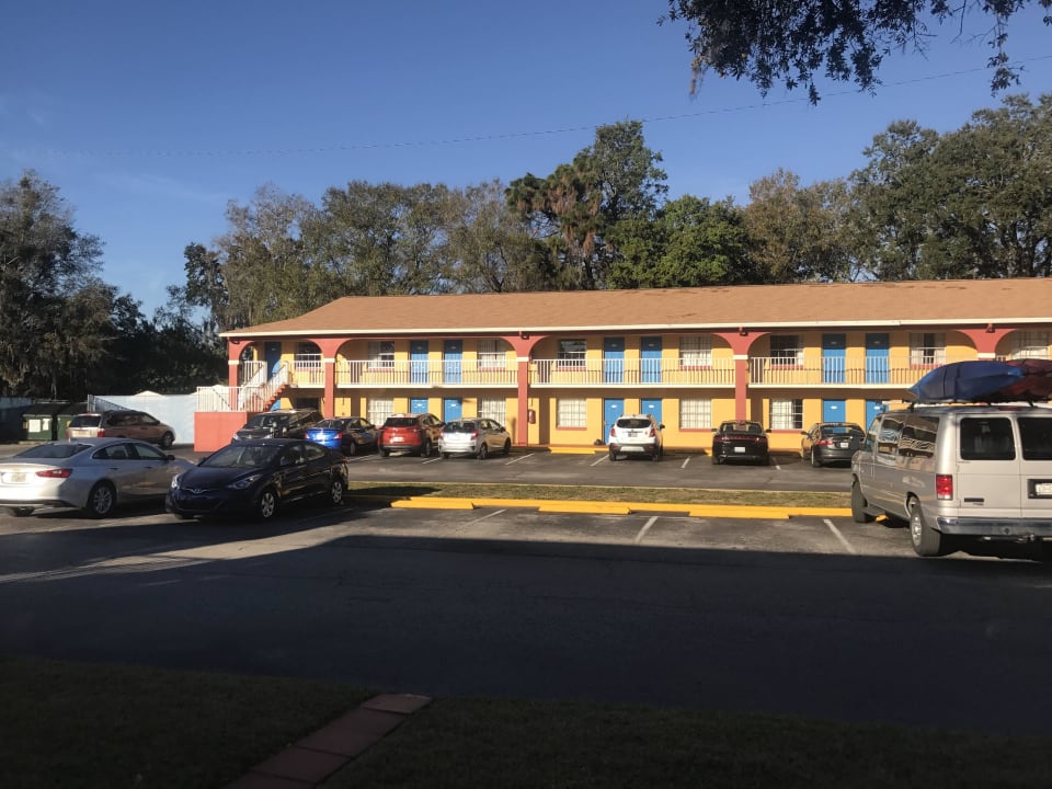 Großzügige Anlage Hotel Howard Johnson Express Kissimmee