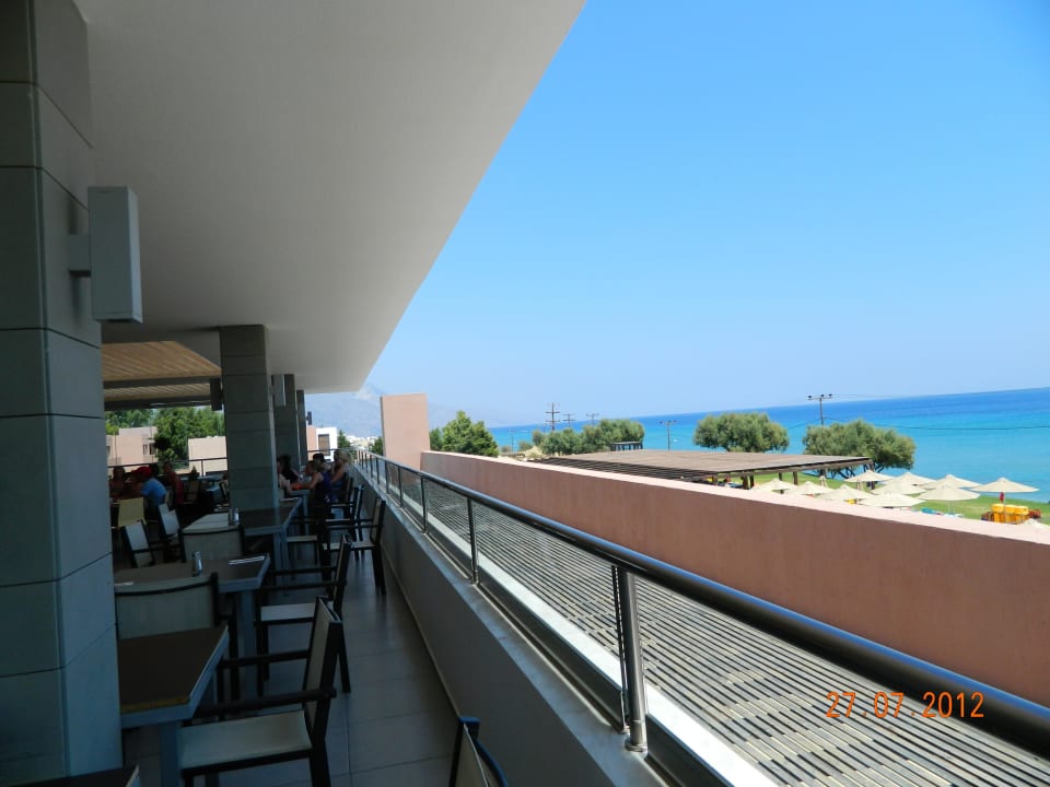 Seitlicher Blick vom Restaurant  Atlantica Mikri Poli Kos