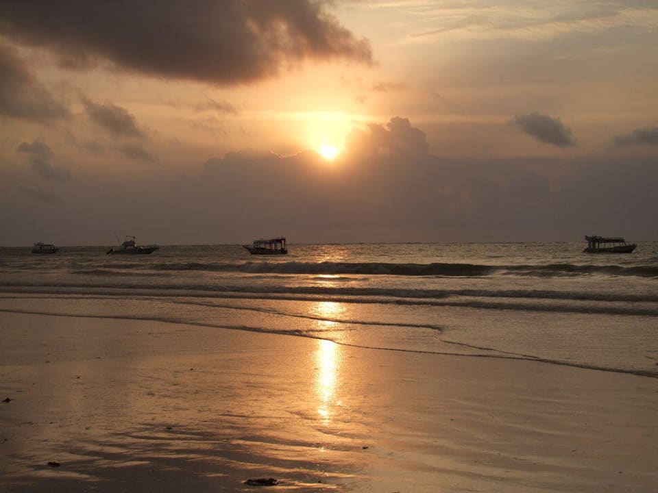 Sonnenaufgang am Strand Baobab Beach Resort & Spa