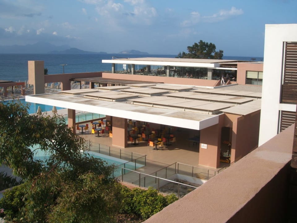 Sicht Zimmer - Restaurant von außen Atlantica Mikri Poli Kos