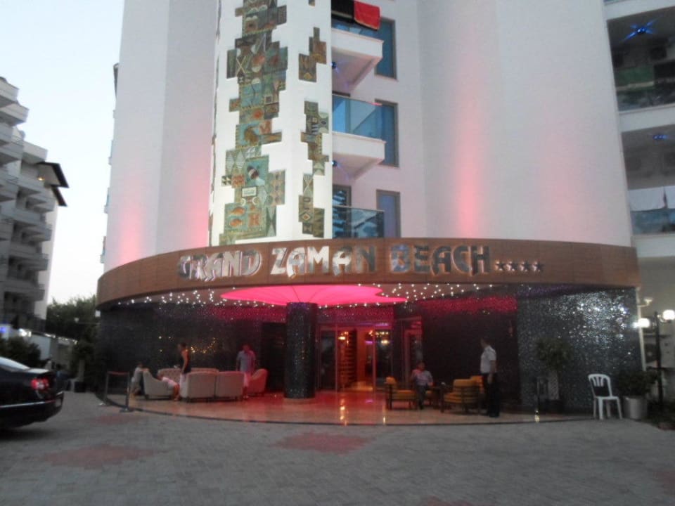 Eingang  Hotel Grand Zaman Beach
