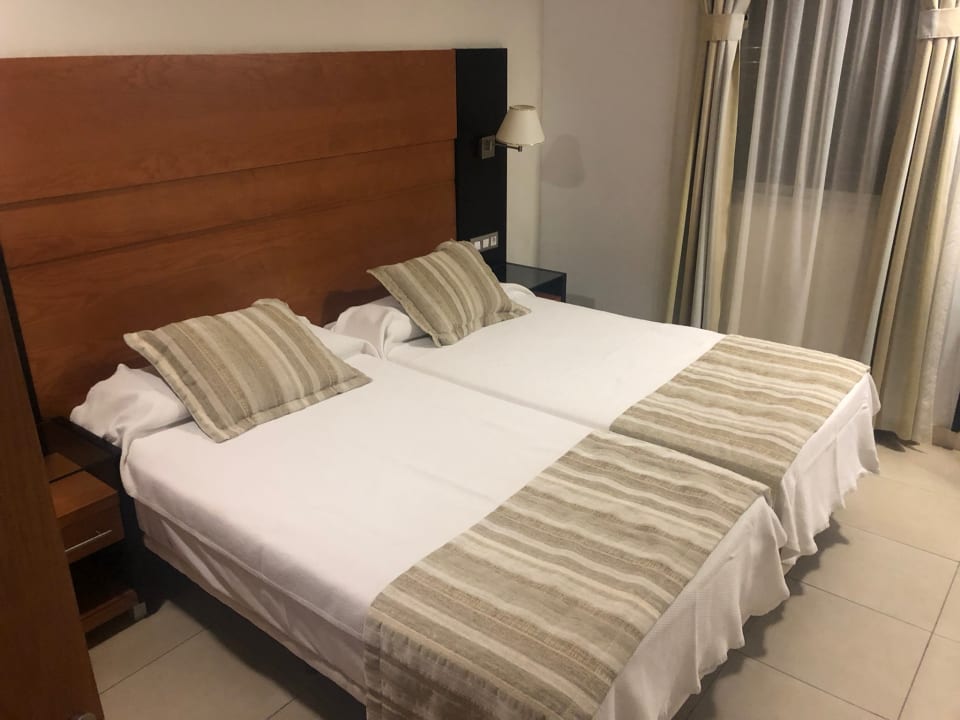 Zimmer HL Miraflor Suites Hotel