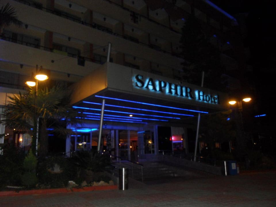 Главный вход Saphir Hotel & Villas