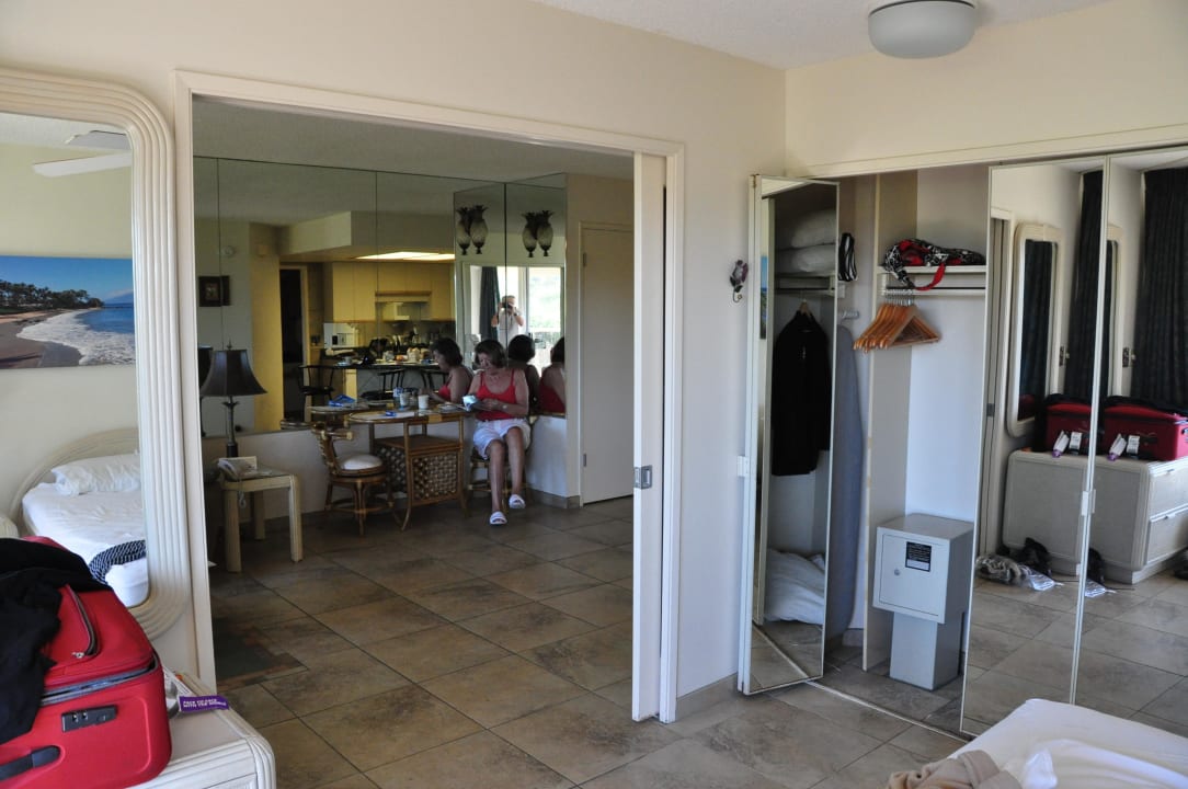 1. Schlafzimmer mit Blick in den Salon Aston at the Maui Banyan