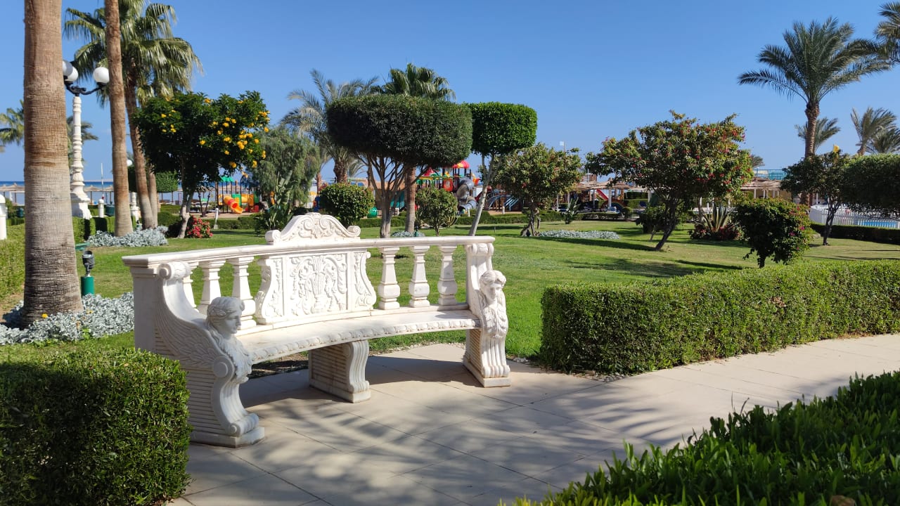 Gartenanlage Hotel Titanic Palace