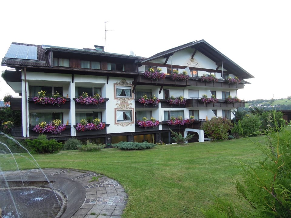 Außenansicht Südseite Apartments Alpensonne 2000