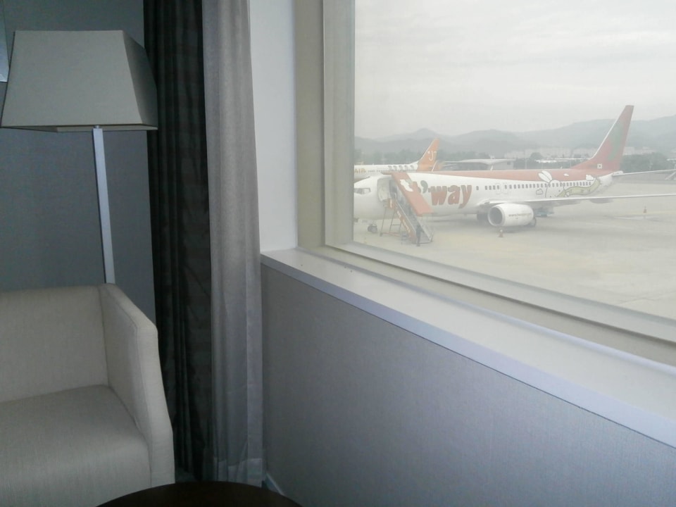 Ausblick vom Zimmer Hotel Airport