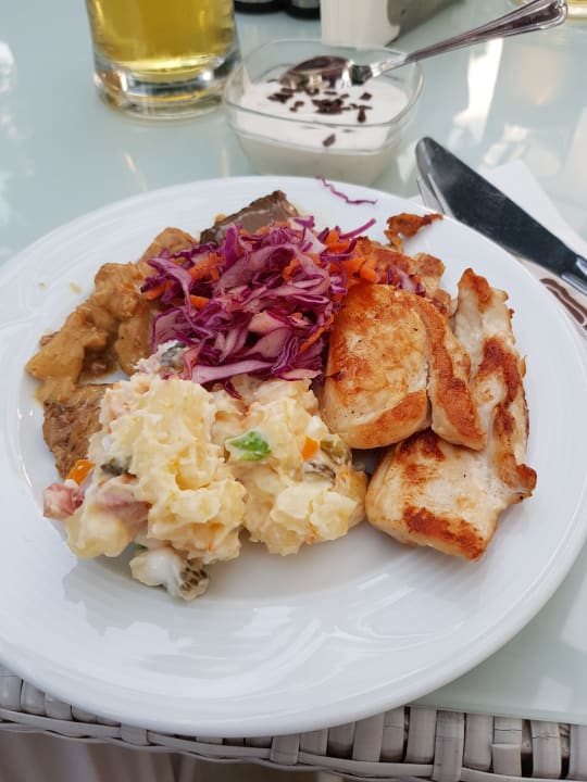 Gastro Hotel Cazablanka / Casablanca