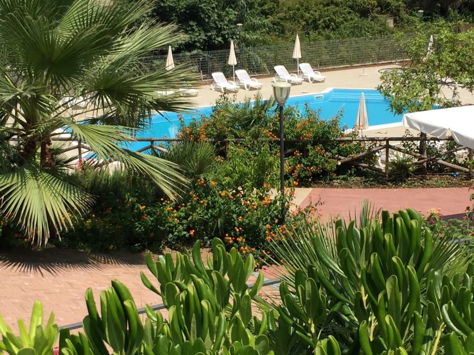 Pool Residence Pietre Bianche - ApartHotel
