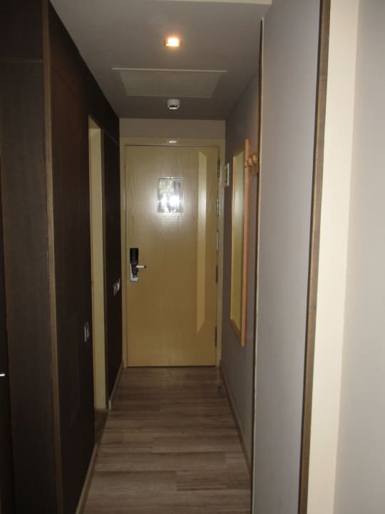 Zimmer 215 (Flur) Corallium Beach by Lopesan Hotels - Adults only