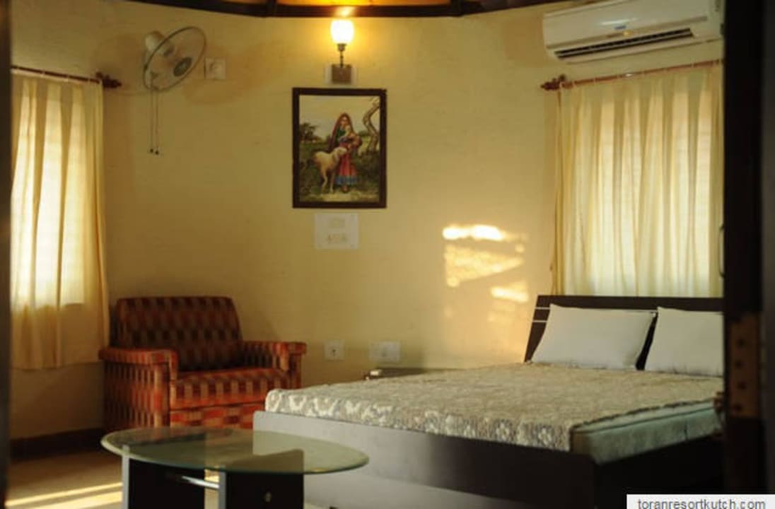 A/C Double Bed Traditional Bhunga(Hut) Toran Resort