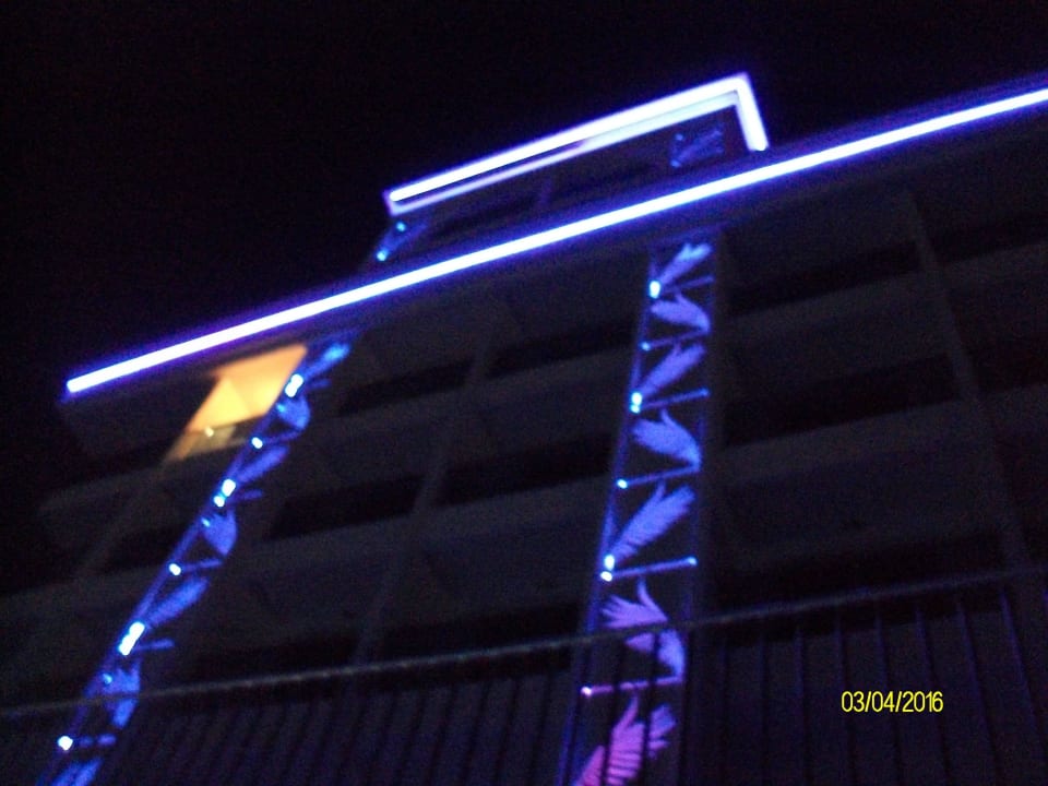 Hotel bei Nacht Palm World Side Resort & Spa