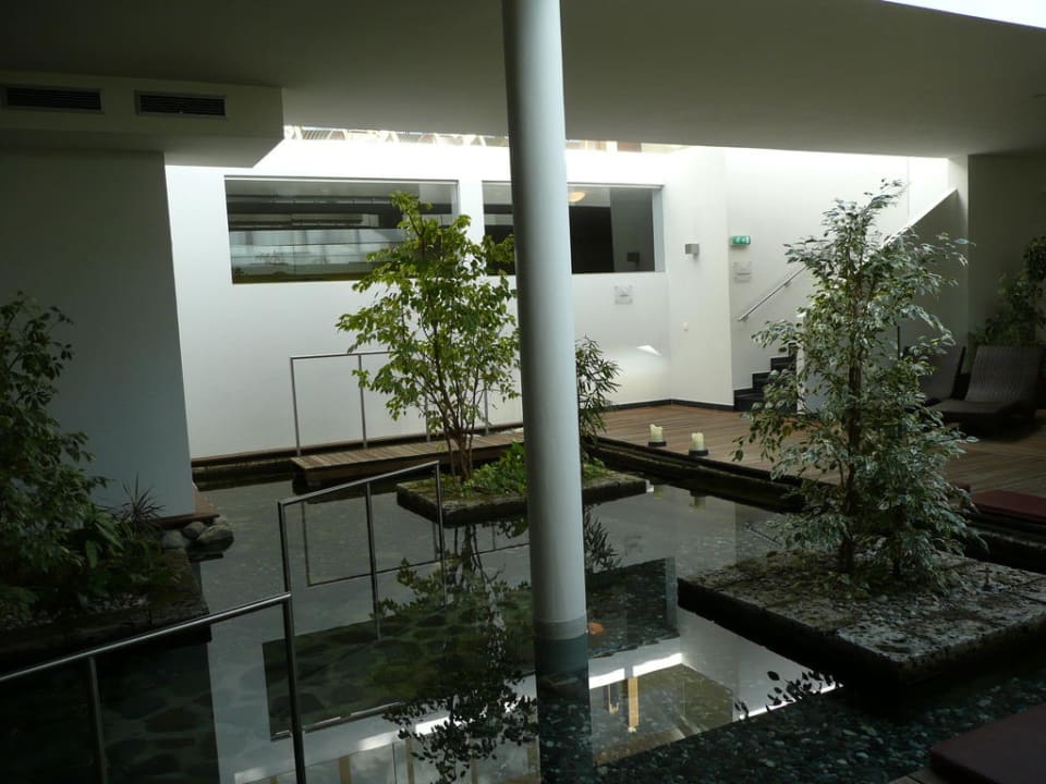 Schön angelegter Teich im Wellnessbereich Alpin Art & Spa Hotel Naudererhof Superior