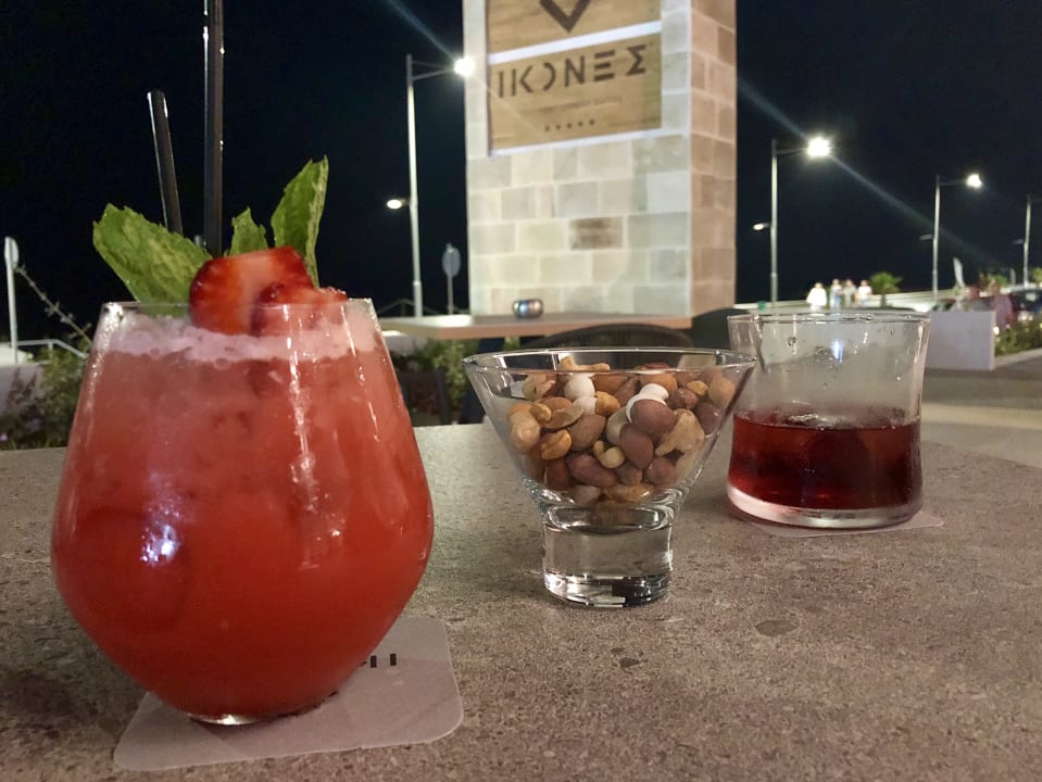 Gastro Ikones Seafront Luxury Suites