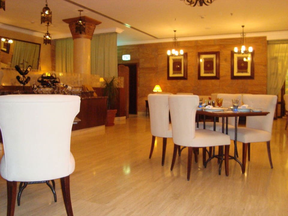 Beim Italiener Hotel Danat Jebel Dhanna Resort