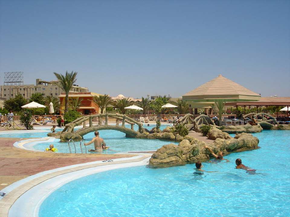 Basen w nowej części  Seagull Beach Resort