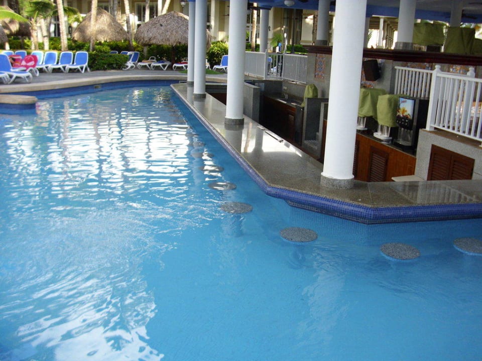 Poolbar Hotel Riu Bambu