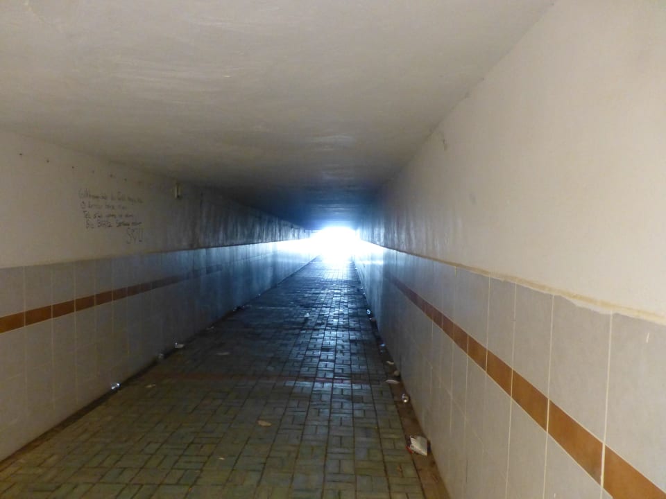 Unterführung zum Strand Alan Xafira Deluxe Resort & Spa