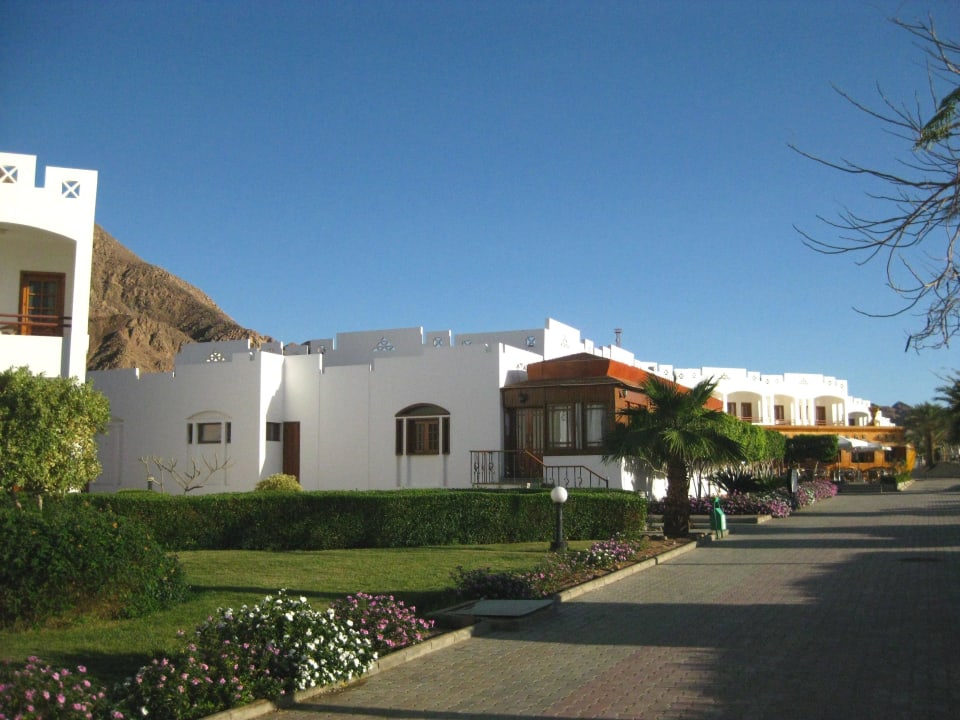 Die zwei Restaurants Happy Life Village