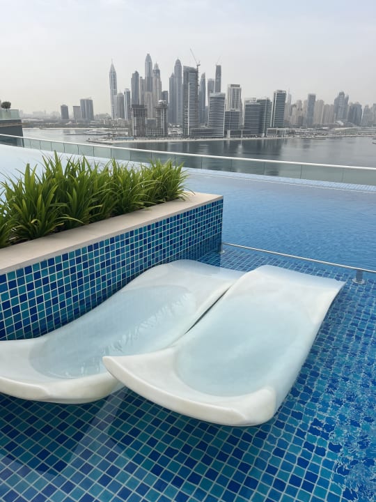 Pool NH Collection Dubai The Palm