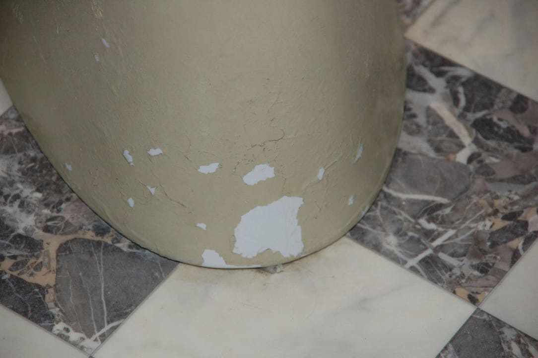 Toilettentopf blättert ab Hotel Vibra Beverly Playa