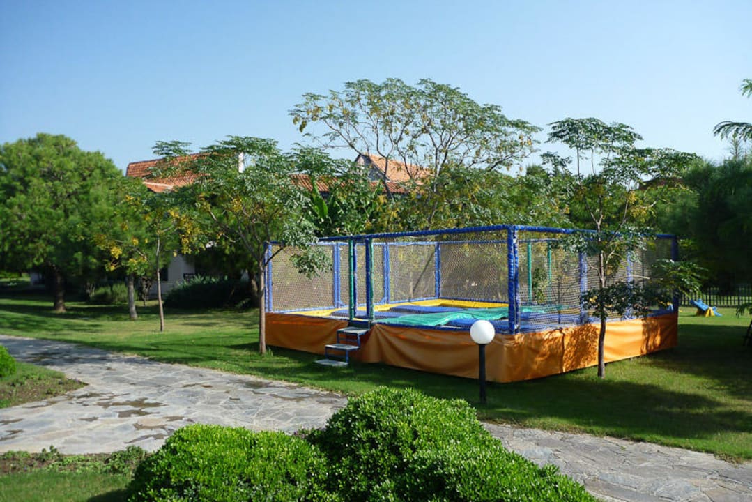 Trampolin Sunrise Resort Hotel