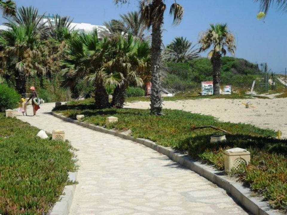 Der Weg zum Strand Hotel Marhaba Club