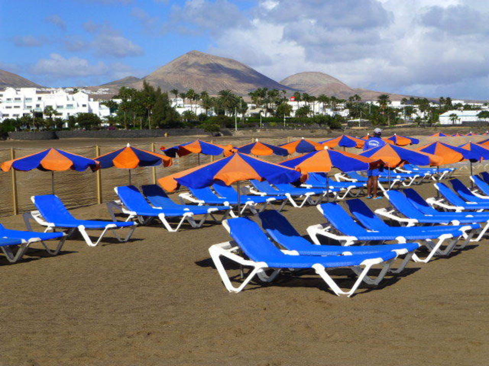 Ab 17:00 Uhr kostenfreie Liegen Hotel Las Costas