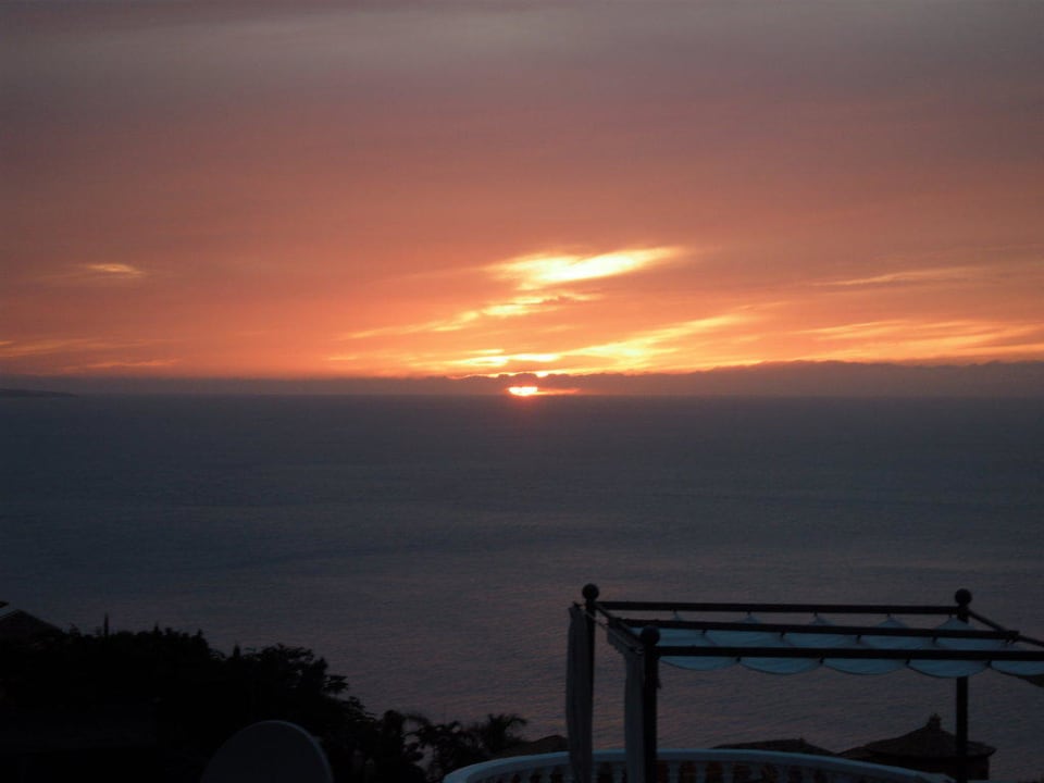 Sonnenuntergang vom Balkon aus II Villa Sol